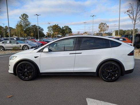 Used 2022 Tesla Model X Plaid image 6