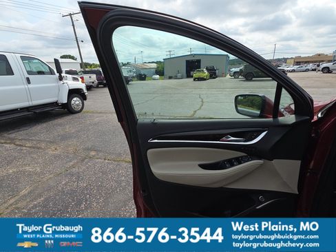 Used 2021 Buick Enclave Premium w/ Sun and Sites Package FWD image 7