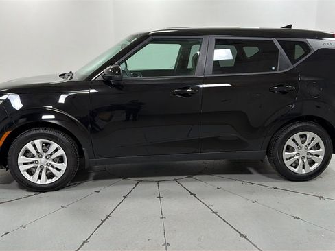 Used 2020 Kia Soul LX image 8