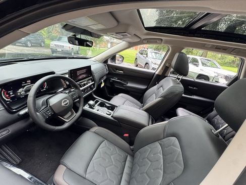 New 2026 Nissan Pathfinder Platinum AWD/4WD image 27