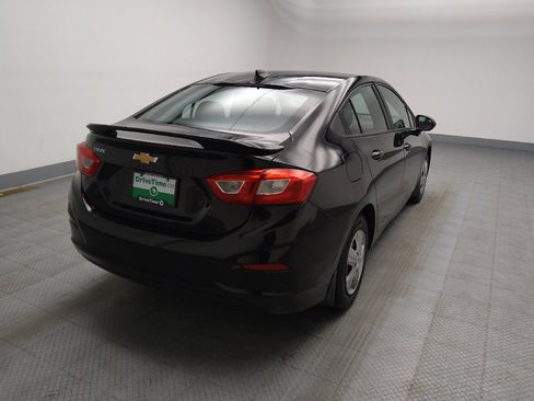 Used 2017 Chevrolet Cruze LS image 9