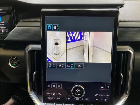 Used 2025 GMC Acadia Elevation image 49