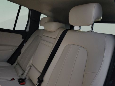 Used 2023 Mercedes-Benz GLB 250 4MATIC image 6