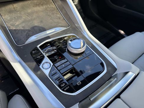 New 2026 BMW X6 xDrive40i w/ Executive Package image 25