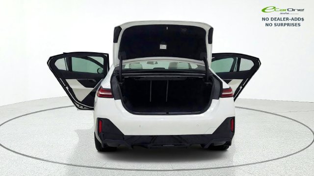 Used 2025 BMW i5 eDrive40 w/ M Sport Package AWD/4WD image 17