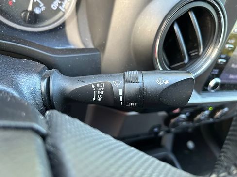 Used 2021 Toyota Tacoma SR5 RWD image 20