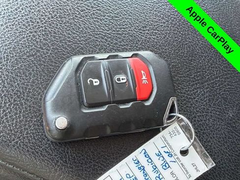 Used 2024 Jeep Wrangler Unlimited Rubicon AWD/4WD image 21
