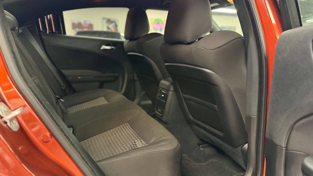 Used 2022 Dodge Charger R/T w/ Blacktop Package RWD image 15
