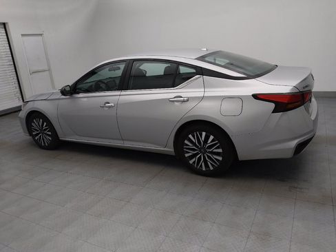 Used 2024 Nissan Altima 2.5 SV image 3