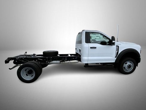 New 2026 Ford F550 4x4 Regular Cab Super Duty image 4