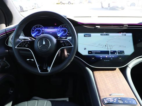 Used 2023 Mercedes-Benz EQS 580 4MATIC SUV w/ Pinnacle Trim Package image 13