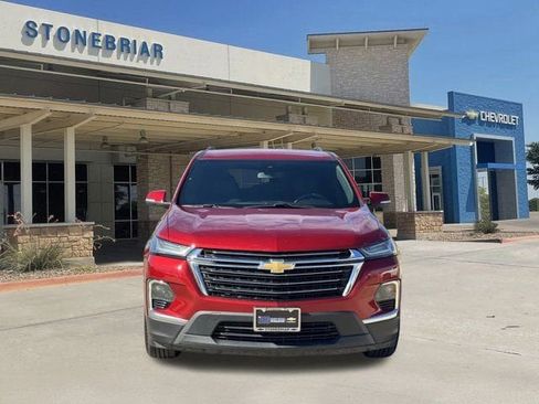 Used 2023 Chevrolet Traverse LT image 9