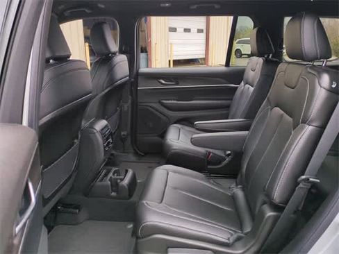 New 2025 Jeep Grand Cherokee L Limited w/ Black Appearance Package image 20