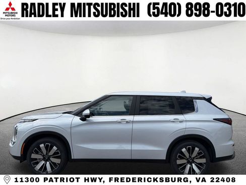 New 2026 Mitsubishi Outlander SE image 15