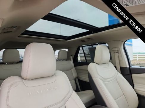 Used 2020 Ford Explorer Platinum w/ Premium Technology Package image 24
