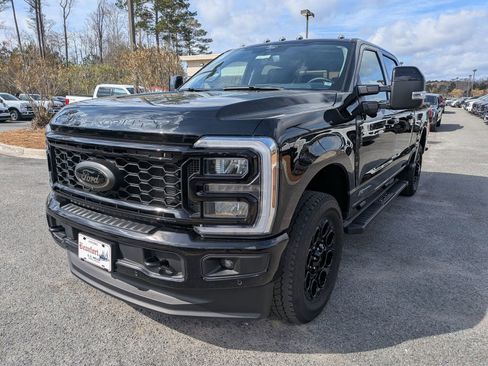 Certified 2026 Ford F250 Lariat w/ Black Appearance Package image 7
