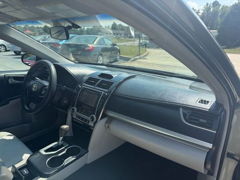 Used 2012 Toyota Camry LE image 14