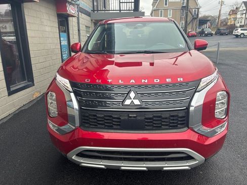 Used 2023 Mitsubishi Outlander SE image 4
