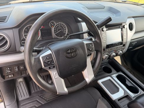 Used 2017 Toyota Tundra SR5 AWD/4WD image 17