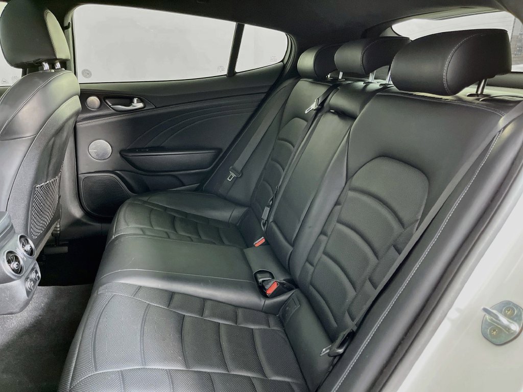 Used 2022 Kia Stinger GT2 RWD image 31