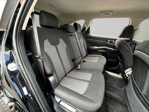 Used 2022 Kia Sorento LX FWD image 30