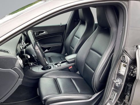 Used 2018 Mercedes-Benz CLA 250 image 25