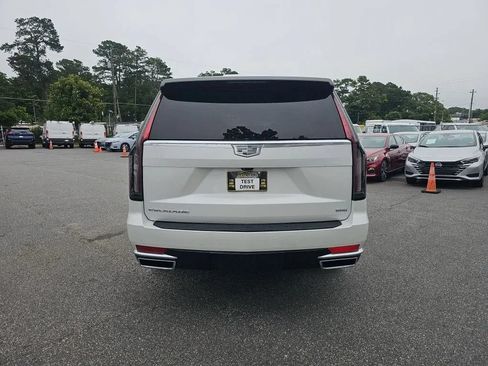 Used 2021 Cadillac Escalade Premium Luxury Platinum RWD image 7