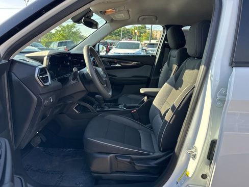 Used 2025 Chevrolet TrailBlazer LT FWD image 15