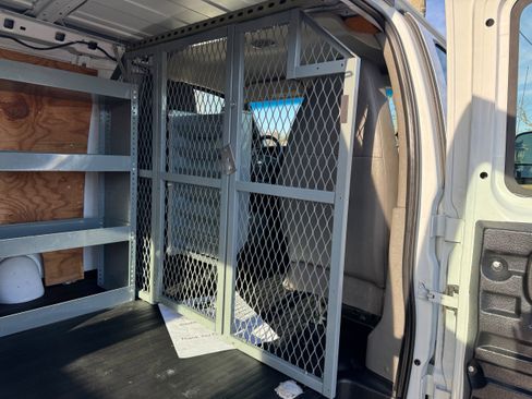 Used 2012 Chevrolet Express 3500 image 21