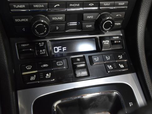 Used 2016 Porsche Boxster image 37