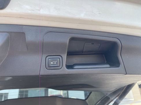 Used 2020 GMC Acadia SLE w/ Driver Convenience Package image 24