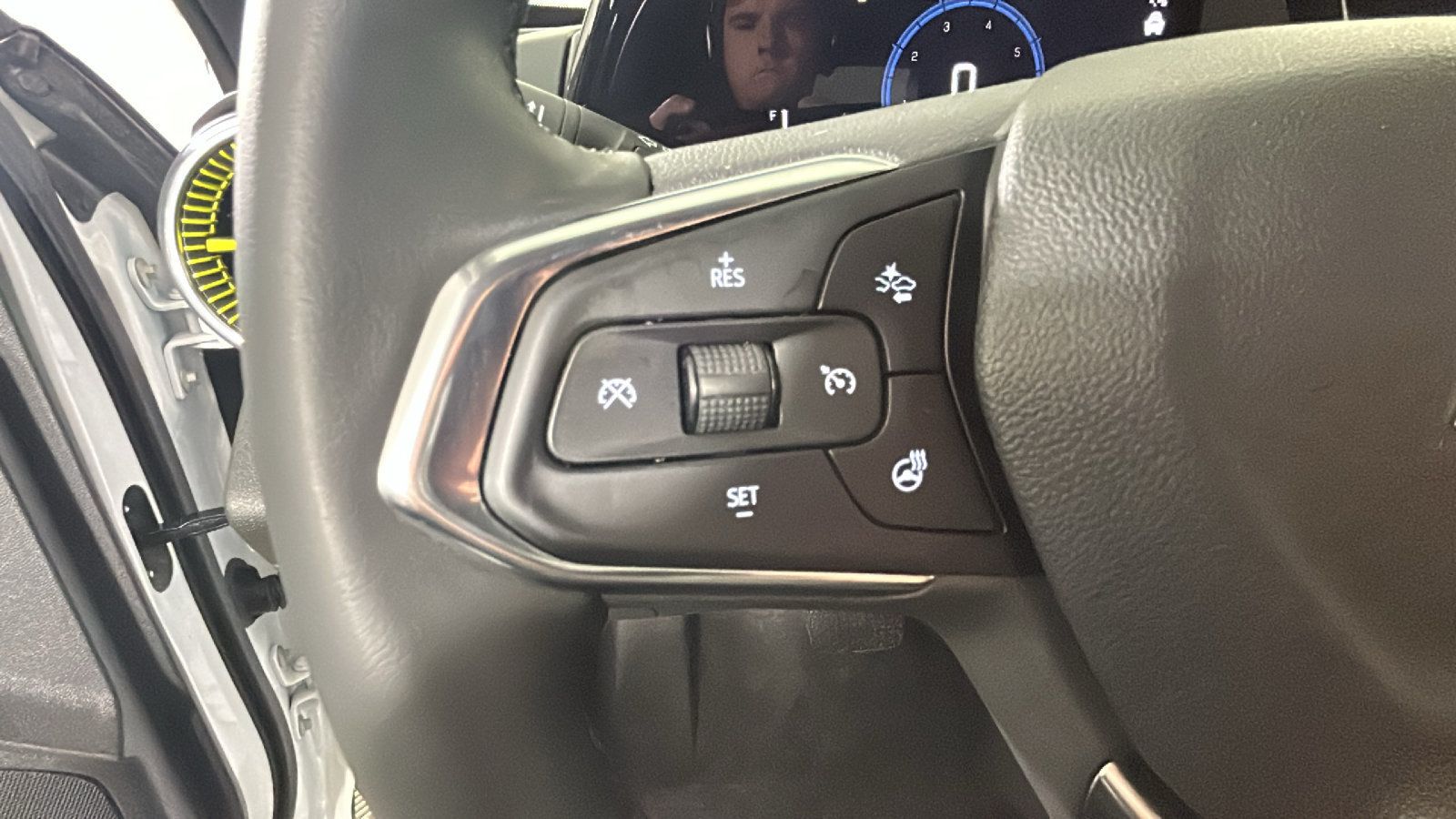 Used 2024 Chevrolet Trax LT w/ LT Convenience Package FWD image 18
