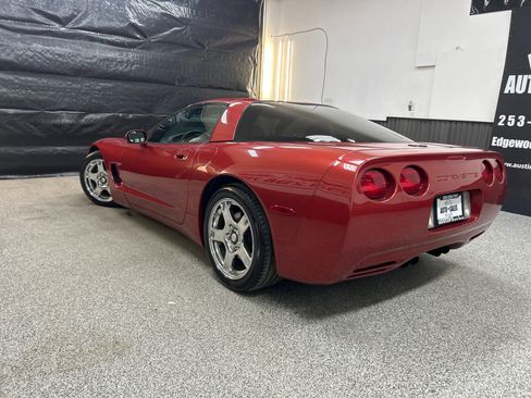 Used 1998 Chevrolet Corvette Coupe w/ Memory Pkg RWD image 4
