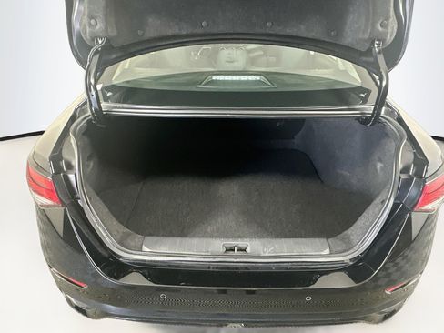 Used 2025 Nissan Sentra SR FWD image 27
