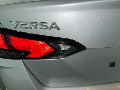 Used 2025 Nissan Versa SV FWD image 11