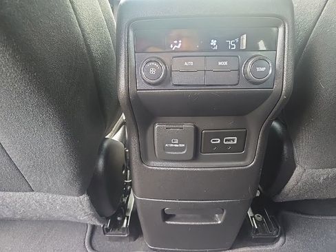 Used 2020 GMC Acadia SLE w/ Driver Convenience Package image 30