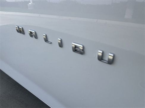 Used 2019 Chevrolet Malibu Hybrid image 31