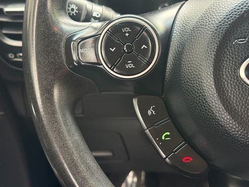 Used 2019 Kia Soul FWD image 19