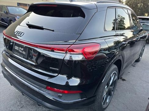 Used 2024 Audi Q4 e-tron Prestige image 3