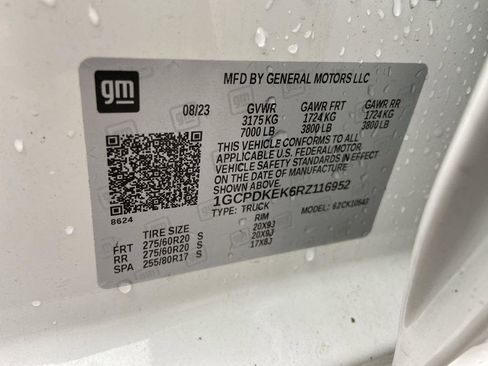 Used 2024 Chevrolet Silverado 1500 LT image 35