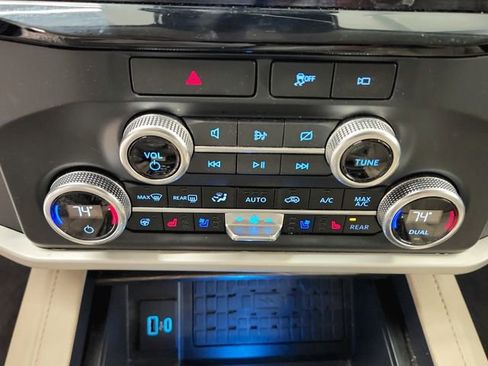 Used 2023 Ford Expedition Max Limited image 26