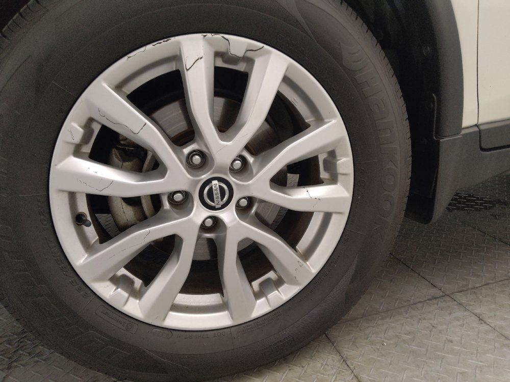 Used 2017 Nissan Rogue SV w/ SV Premium Package FWD image 31
