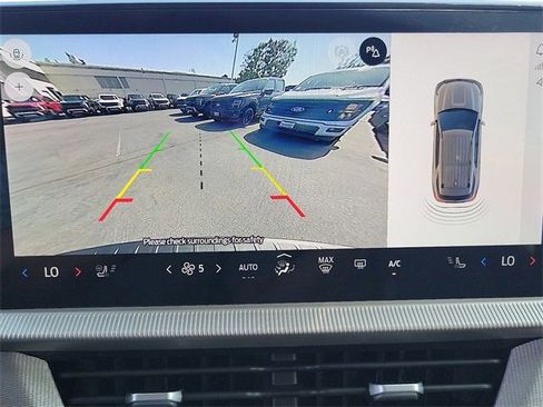 Used 2025 Ford Explorer Active w/ Active Comfort Package image 8