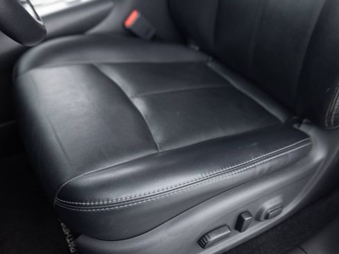Used 2019 Nissan Pathfinder SL AWD/4WD image 23