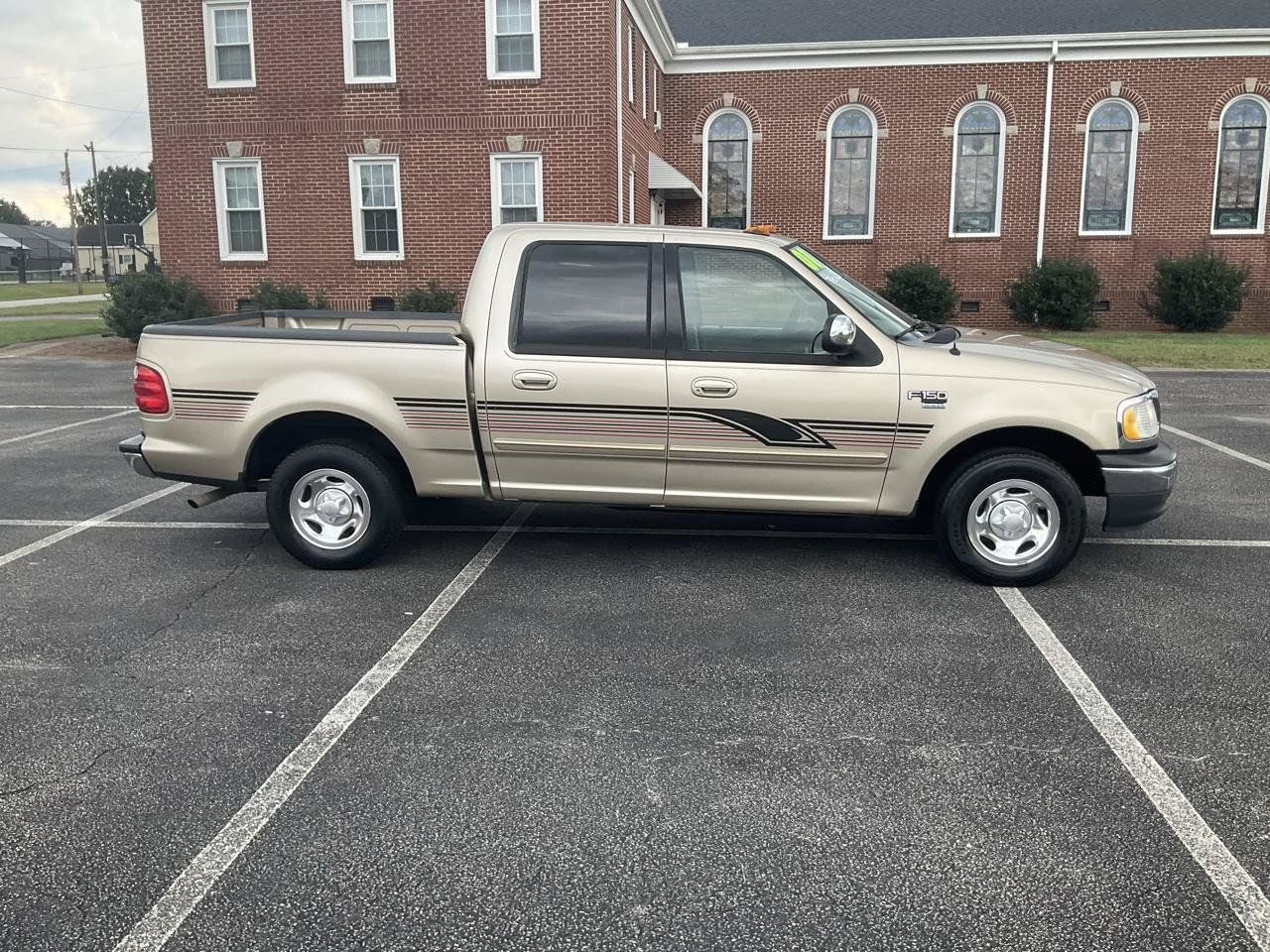 Used 2001 Ford F150 XLT RWD image 4