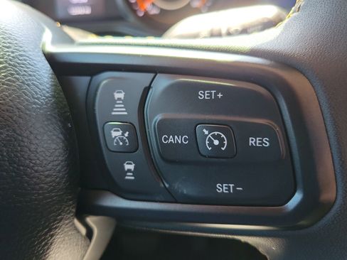 Used 2024 Jeep Gladiator Sport image 18