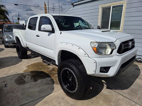 Used 2012 Toyota Tacoma 4x4 Double Cab w/ TRD Sport Pkg image 4