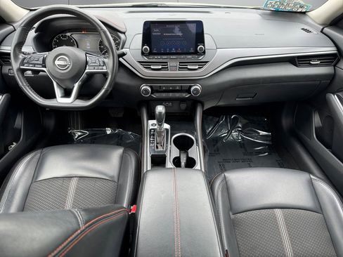 Used 2024 Nissan Altima 2.5 SR FWD image 12