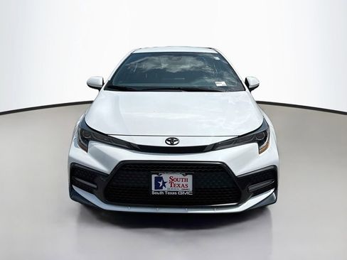 Used 2022 Toyota Corolla SE FWD image 2