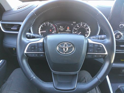 Used 2023 Toyota Highlander XLE image 54